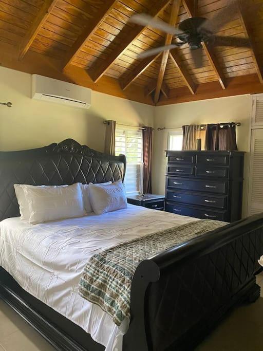 Sunset Palms & Villa Management Ltd Richmond Dış mekan fotoğraf