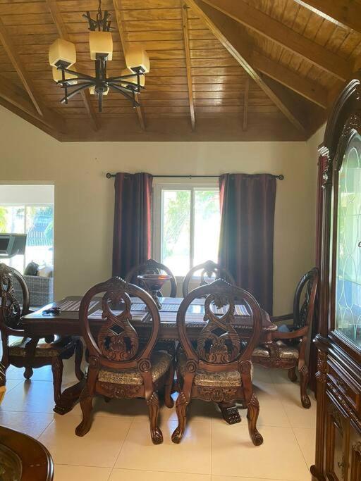 Sunset Palms & Villa Management Ltd Richmond Dış mekan fotoğraf