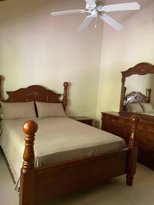 Sunset Palms & Villa Management Ltd Richmond Dış mekan fotoğraf